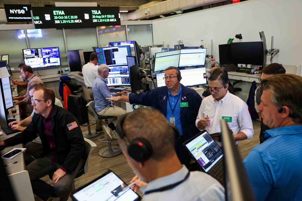 bloomberg.com - Geoffrey Morgan - US Stock Futures Climb as Nvidia's Outlook Lifts Tech Sector