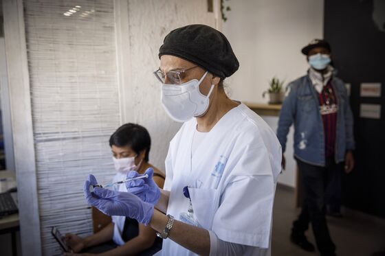 Single Pfizer Shot Cut 85% of Cases in Israel Health Workers