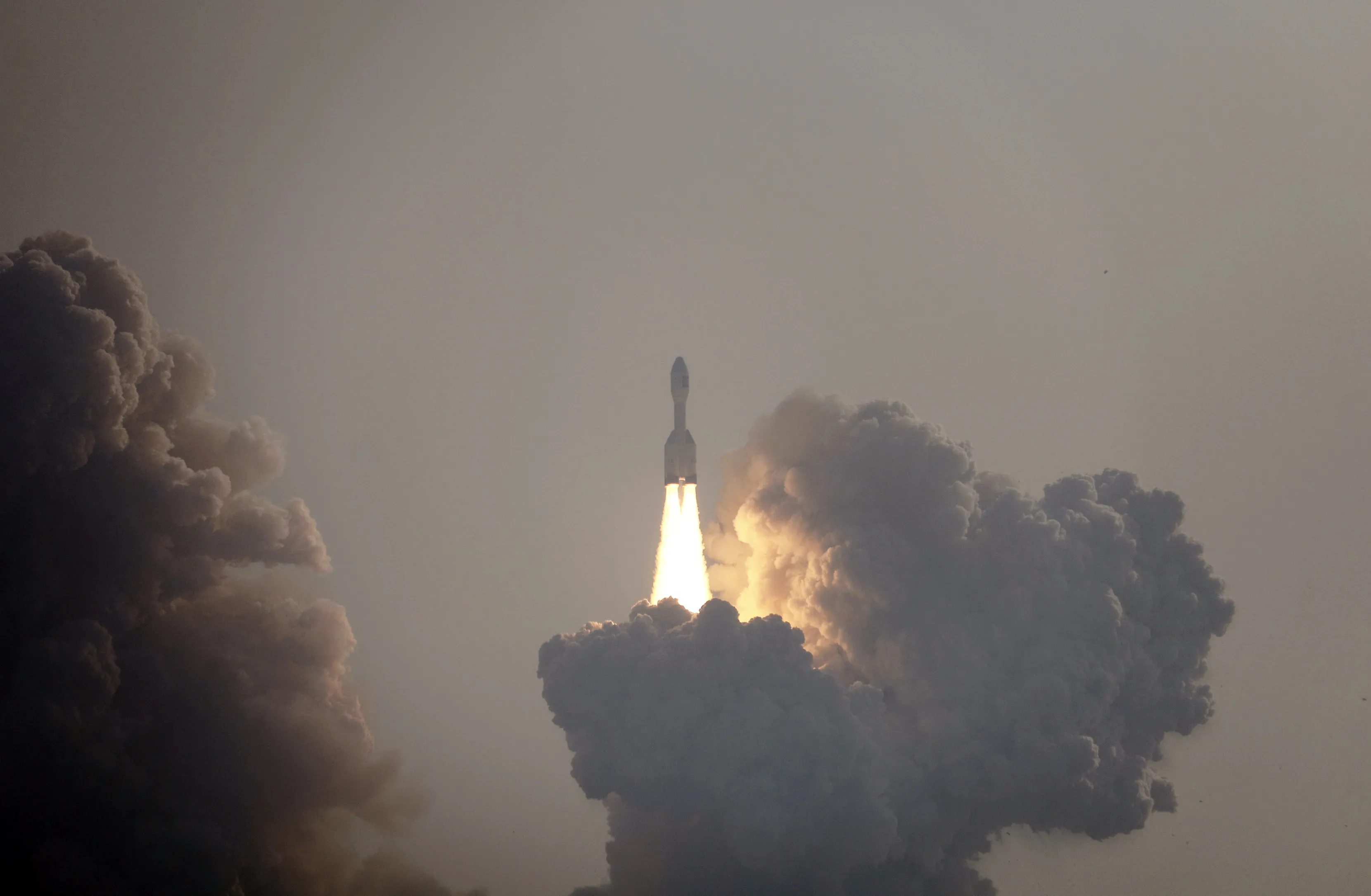 Orienspace’s Gravity-1 rocket blasts off from a sea-based platform off the coast of Haiyang, Shandong province, on Jan. 11.
