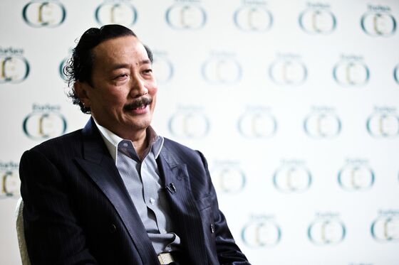 Malaysia Tycoon Hires Outsider to Revamp His Virus-Hit Empire