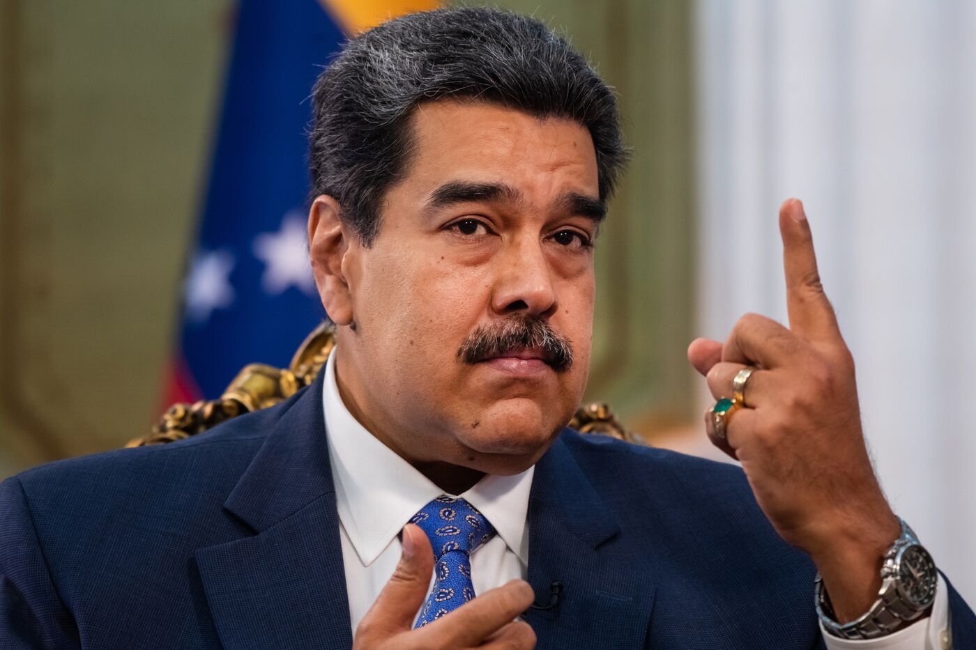 bezieht sich auf Maduro fragt während des Exklusivinterviews nach Auslandsinvestitionen