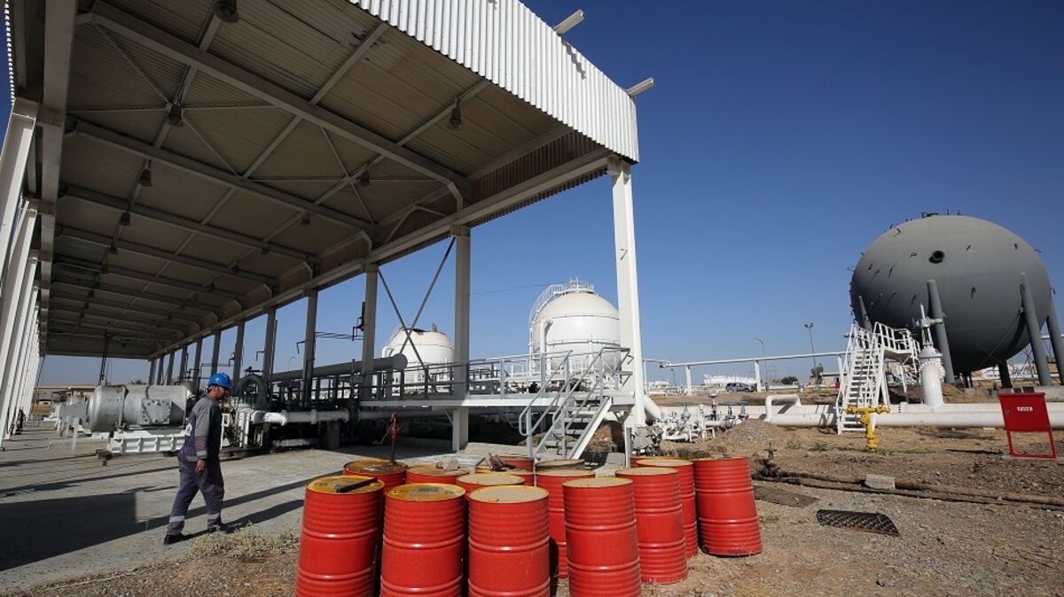 Refiners Could Wait Weeks for Oil, Even After Strait Is Fully Reopened, Macquarie Says