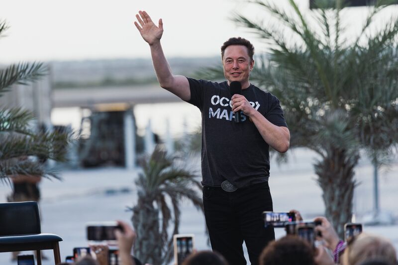 SpaceX Chief Engineer Elon Musk And T-Mobile CEO Mike Sievert Make Joint Announcement