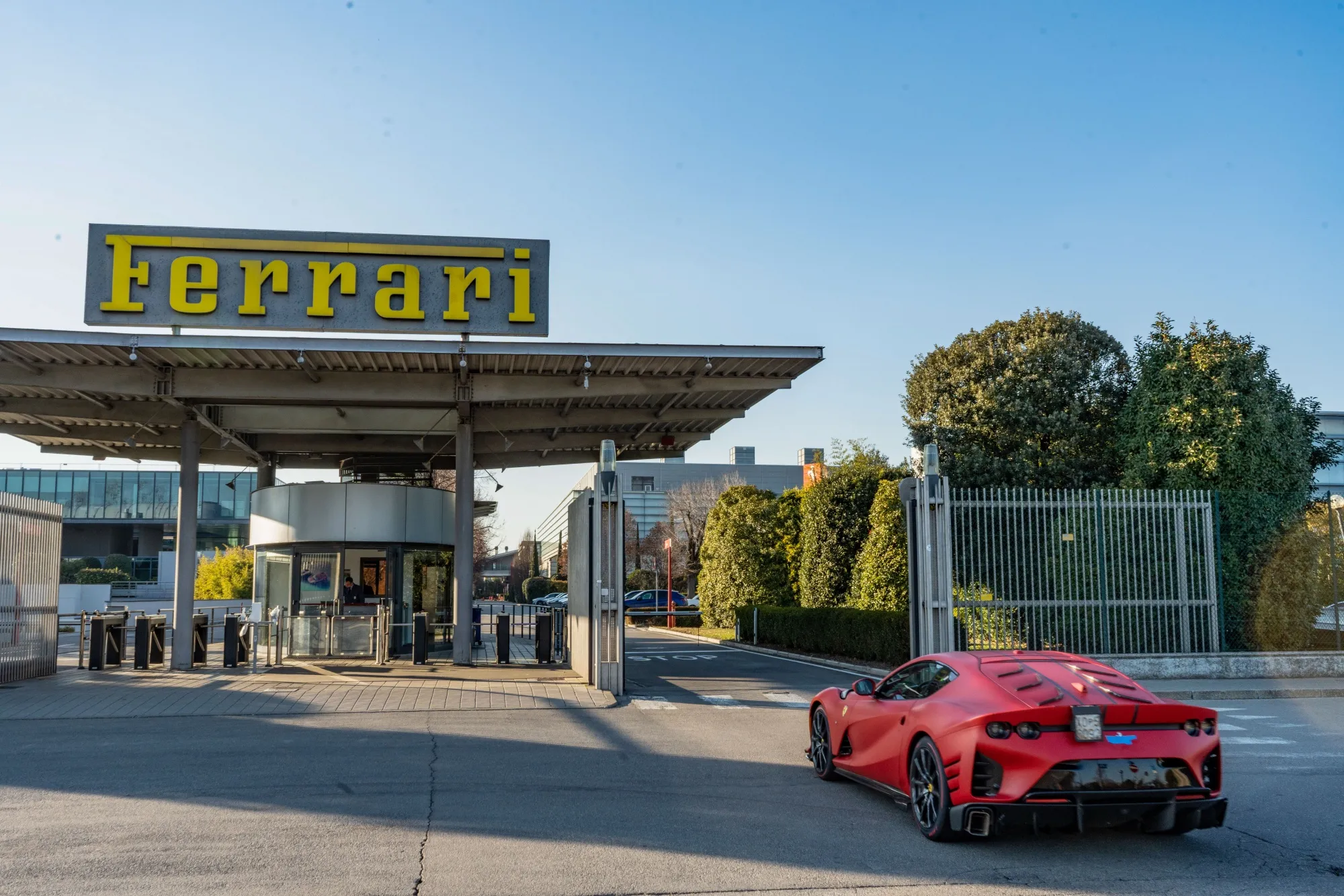 Ferrari Overtakes Fiat Owner Stellantis as Value Climbs Past $50 ...