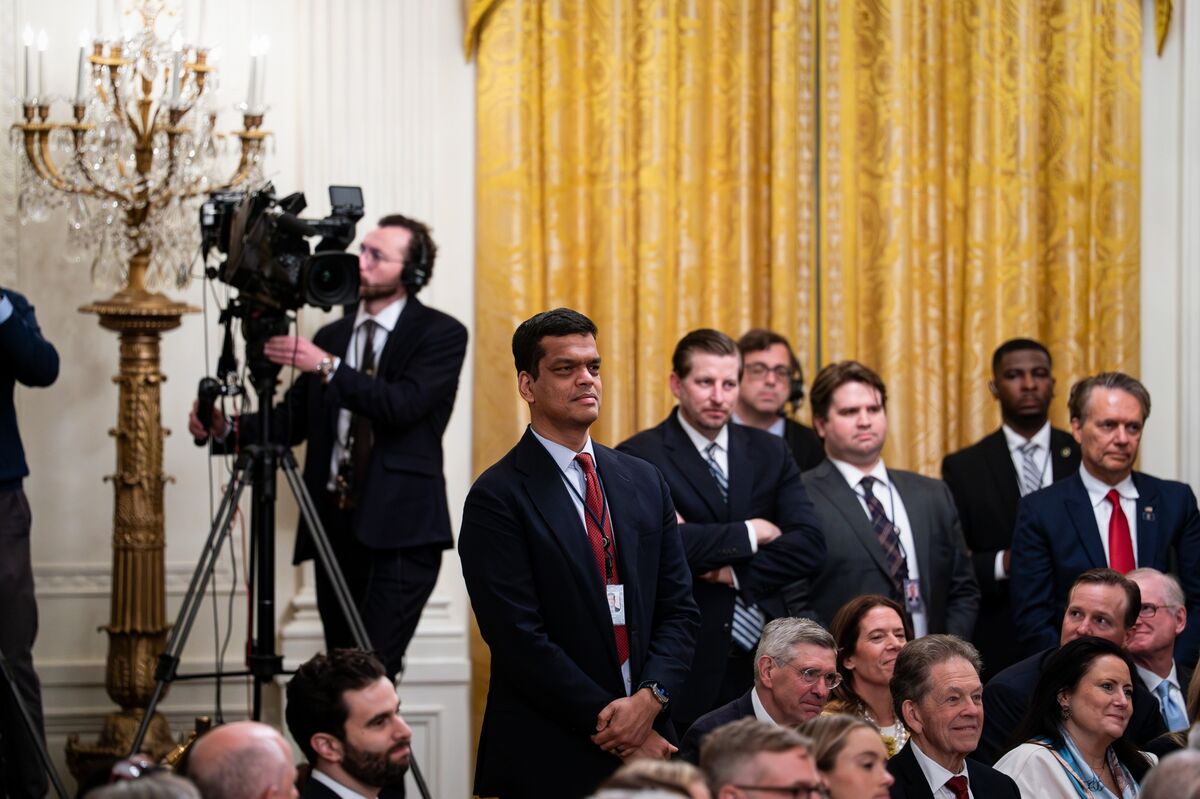 Trump AI Policy Adviser Krishnan Is Giving Up White House Role