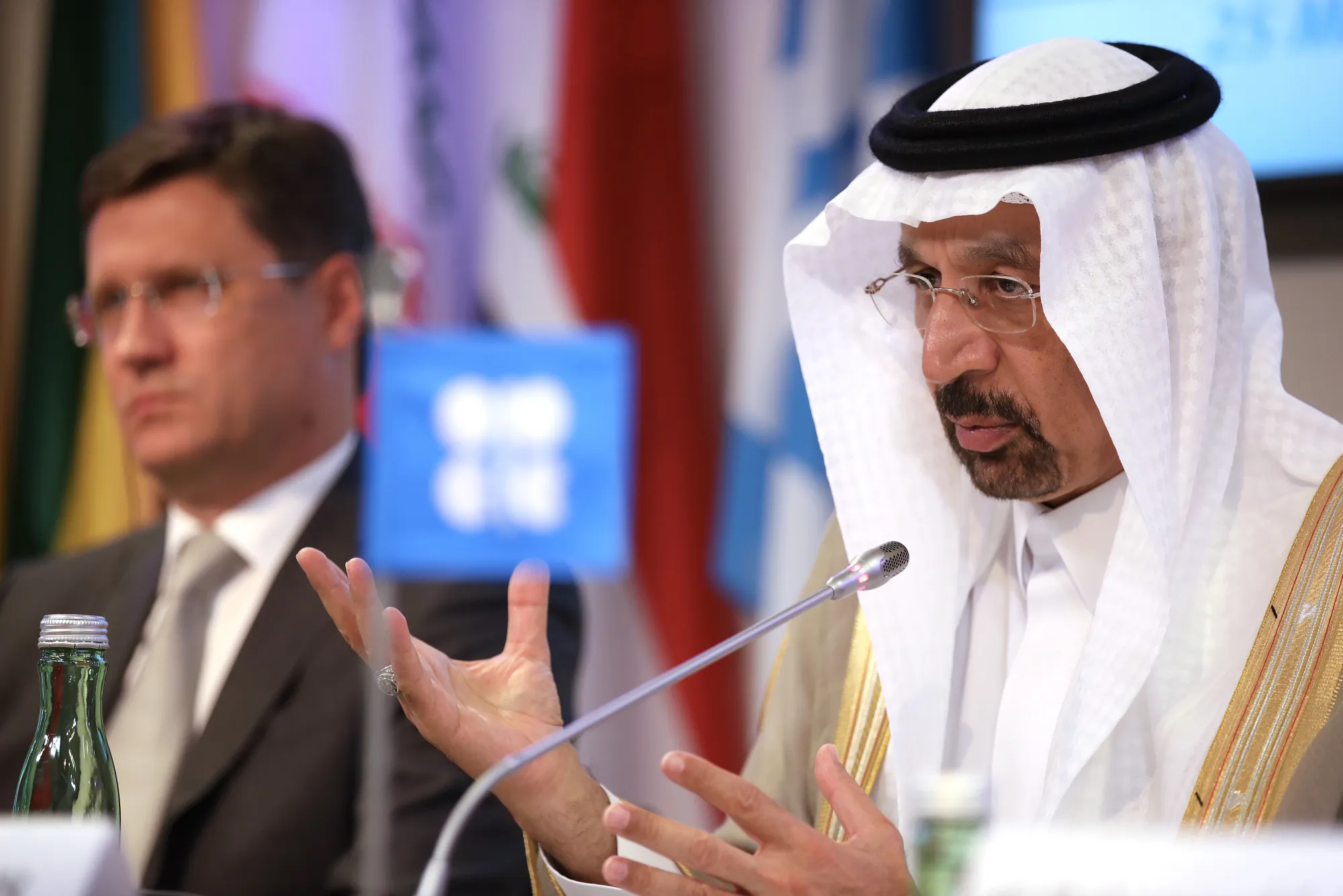 Khalid Al-Falih, Saudi Arabia's energy minister, (right) and&nbsp;Alexander Novak, Russia's energy minister.&nbsp;