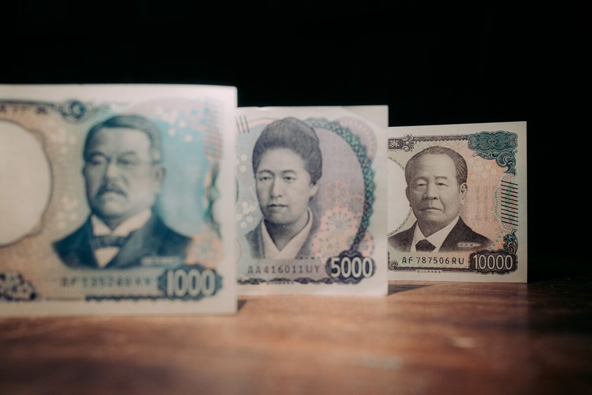 Yen May Climb Back Toward Upper 150s Per Dollar, Barclays Says