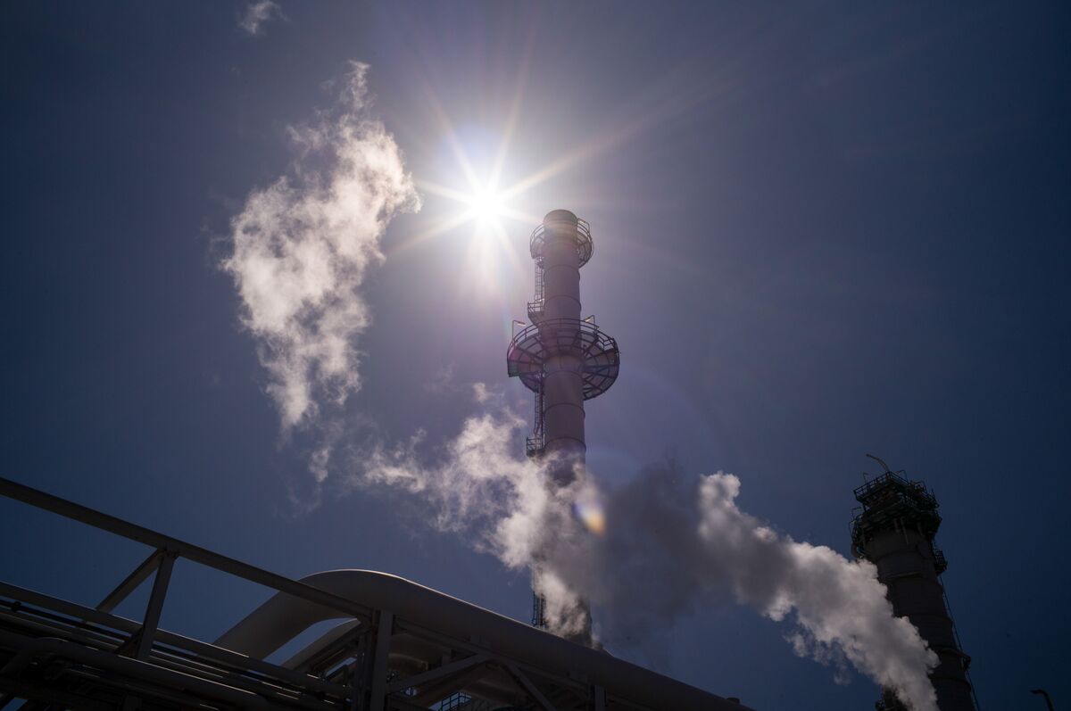 Gas Algorithms Pull Back as Mideast Truce Returns Risk-Off Mood