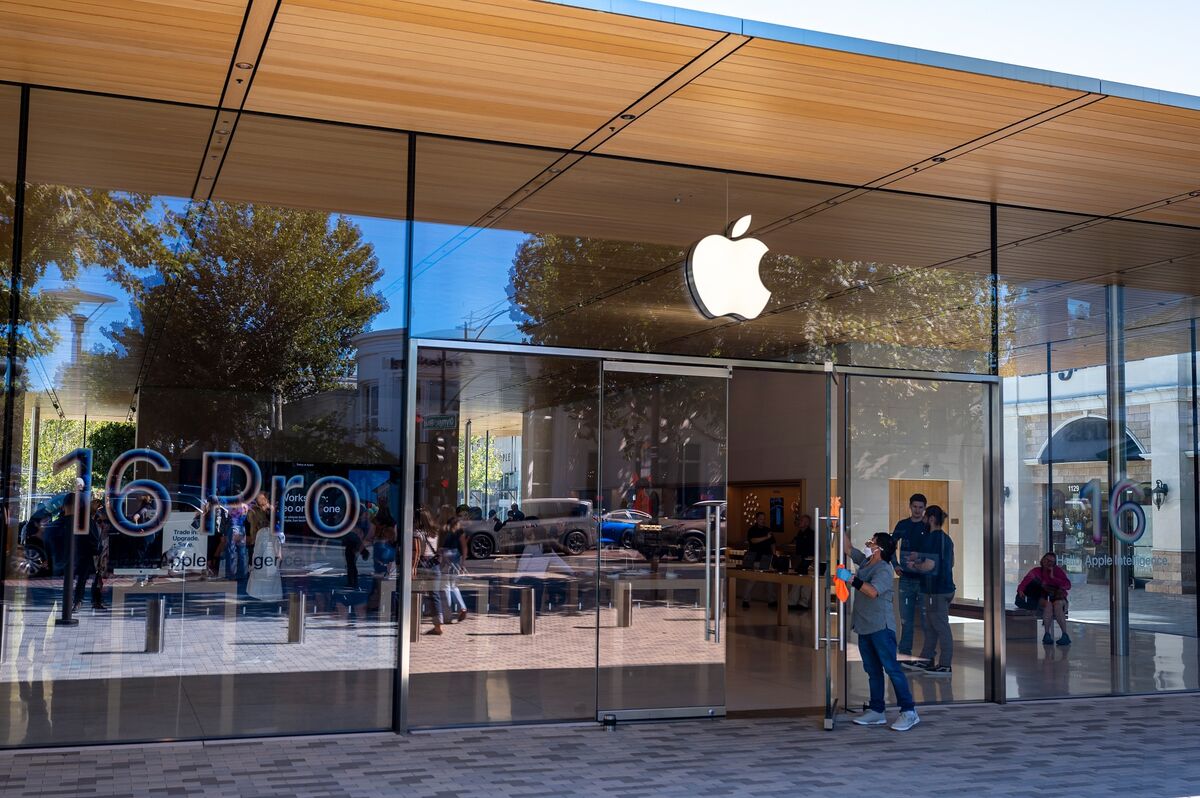 Apple Loses Bid to Dismiss Justice Department Antitrust Suit