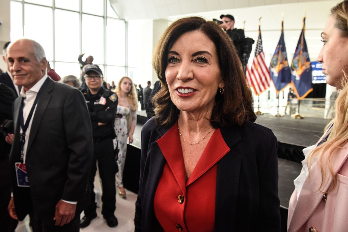 NY Governor Race: Kathy Hochul Leads Lee Zeldin in First Head-to-Head Poll  - Bloomberg