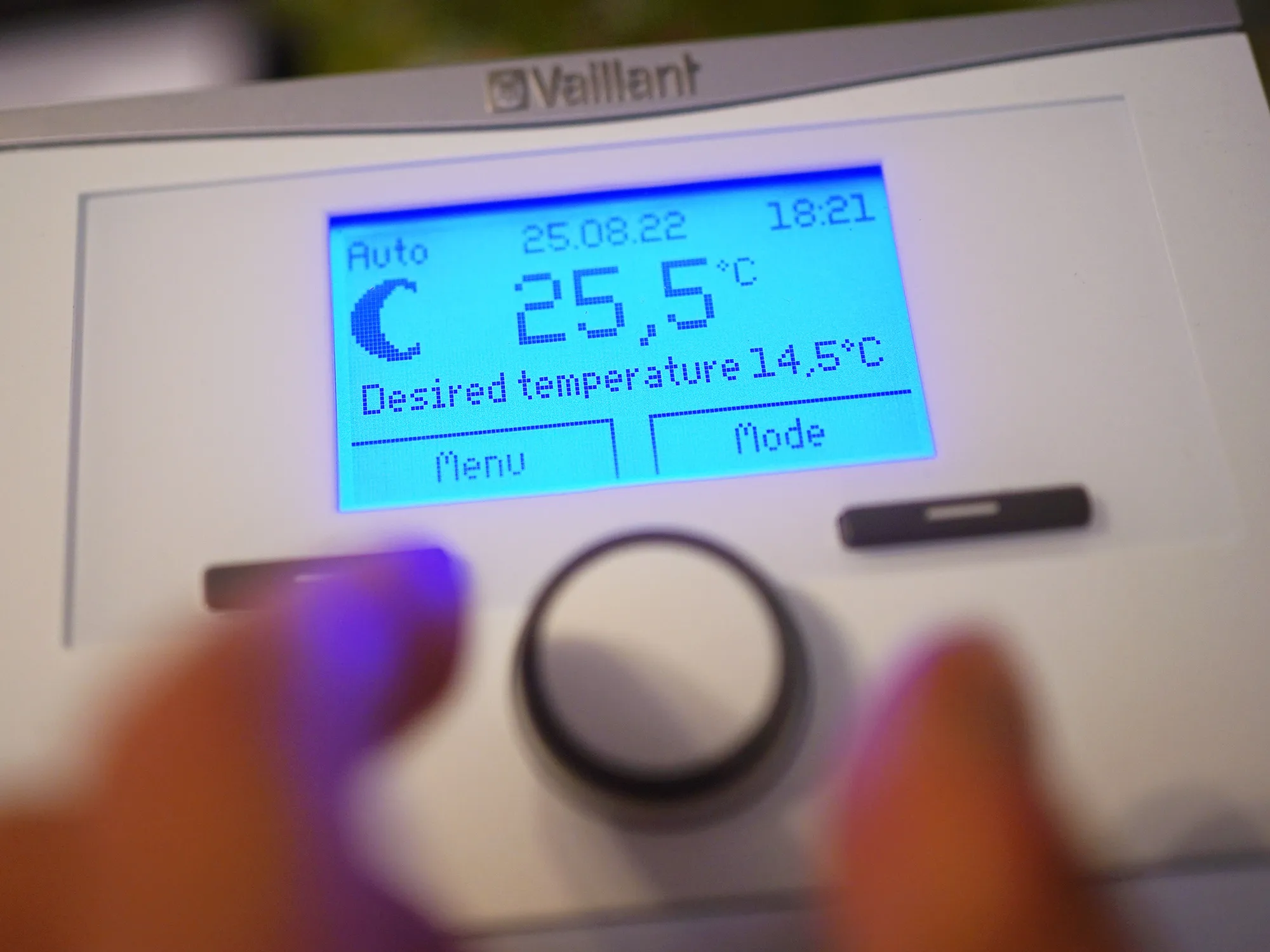 Regulator&nbsp;Ofgem&nbsp;raised the national price cap for the first quarter of next year to £1,928, a 5% increase.