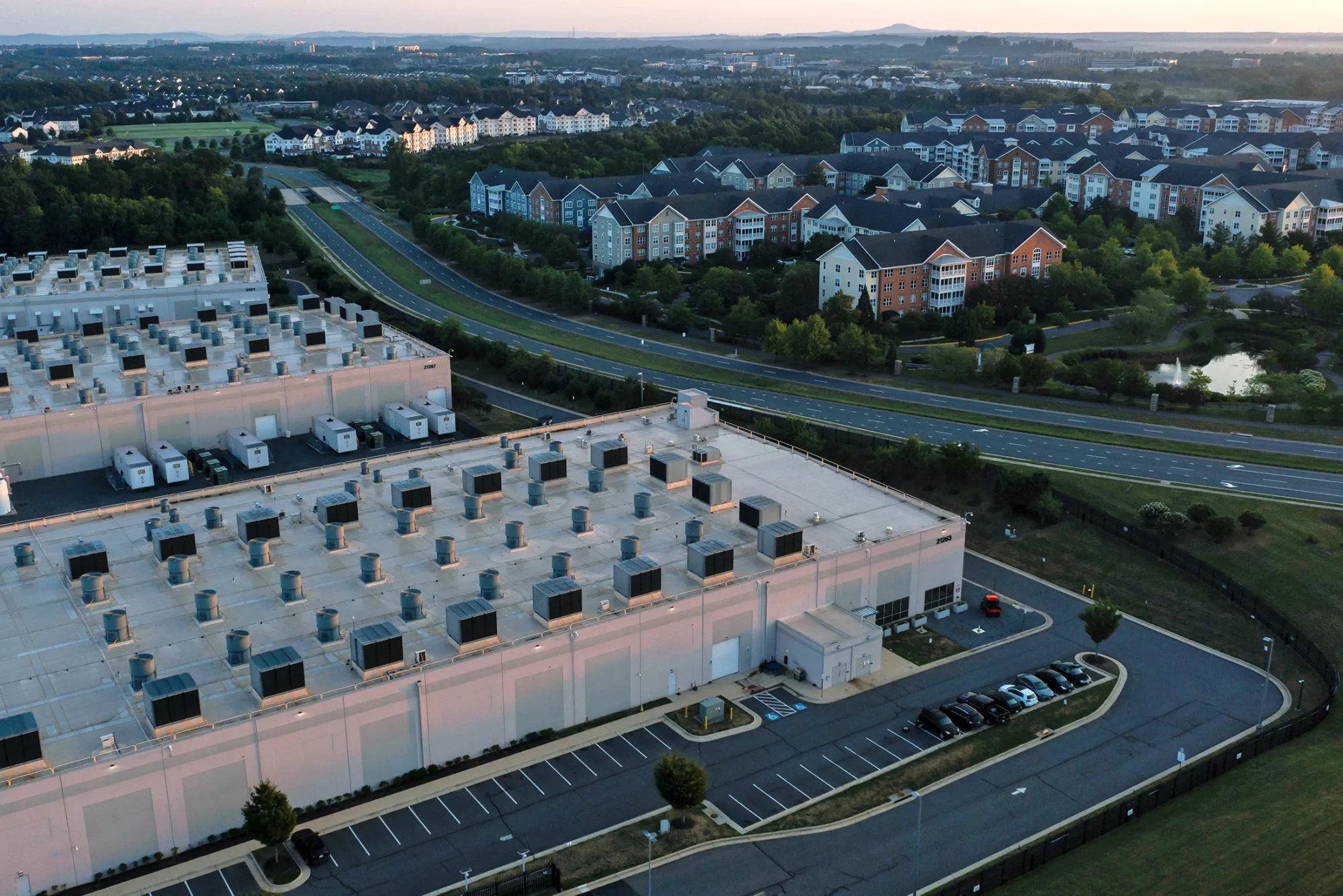 How the Data Center Boom Tests Grids, Water Resources, Capital Markets -  Bloomberg