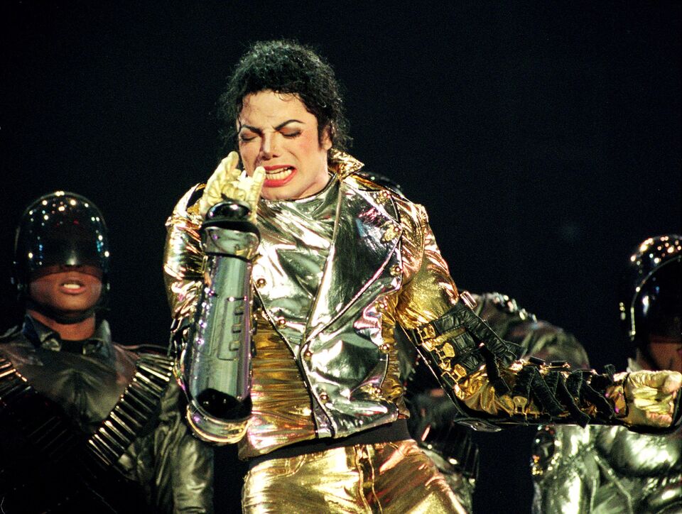 Sony Deflects Claims That Michael Jackson Songs Were Fakes - Bloomberg