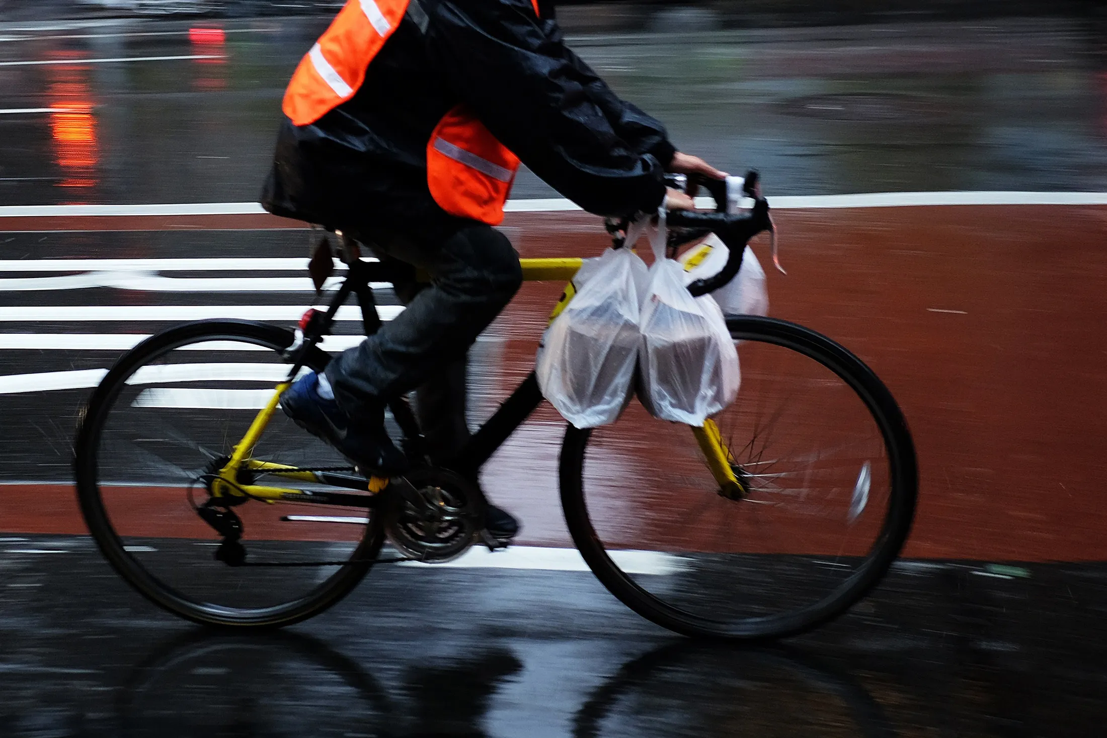 1481334350_food_delivery
