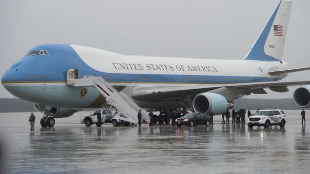 Image result for PHOTOS OF TRUMP ON AIR FORCE ONE