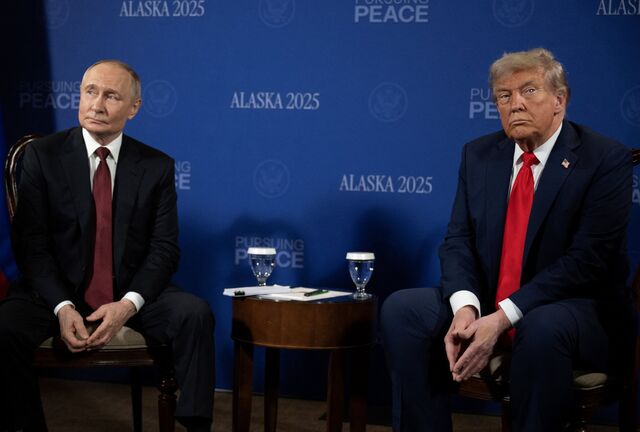 President Trump (right) pledged to end the war in Ukraine as soon as he re-entered the White House, but despite meeting Vladimir Putin in Alaska in August, a deal so far remains out of reach.