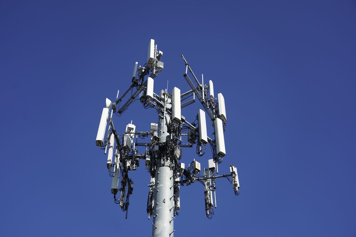 Cover Image for Singapore’s Keppel Divesting S$1.4 Billion M1 Telco at Loss