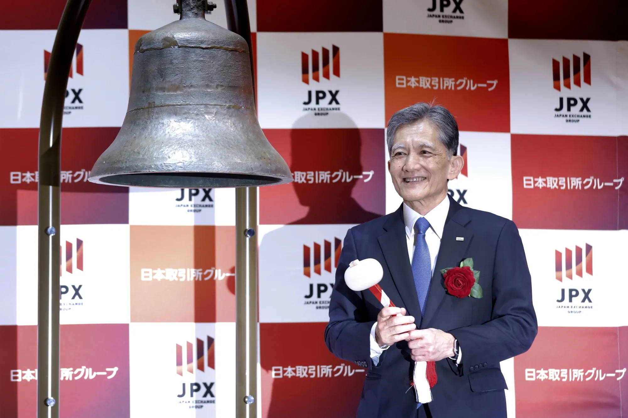 Nobuo Hayasaka, president of Kioxia, at the company's listing ceremony at the Tokyo Stock Exchange in Tokyo in&nbsp;December&nbsp;2024.&nbsp;