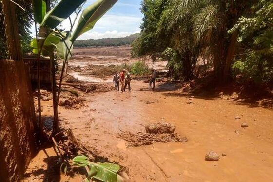 200 Missing as Vale Dam Breaks, Echoing 2015 Brazil Tragedy