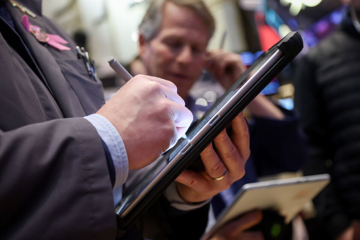 Tech Volatility Underscores Push to Diversify in US Stock Market