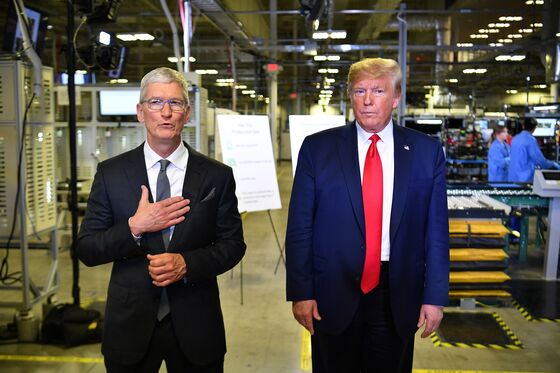 Trump Risks U.S. Jobs While Saving Apple’s at Austin Factory