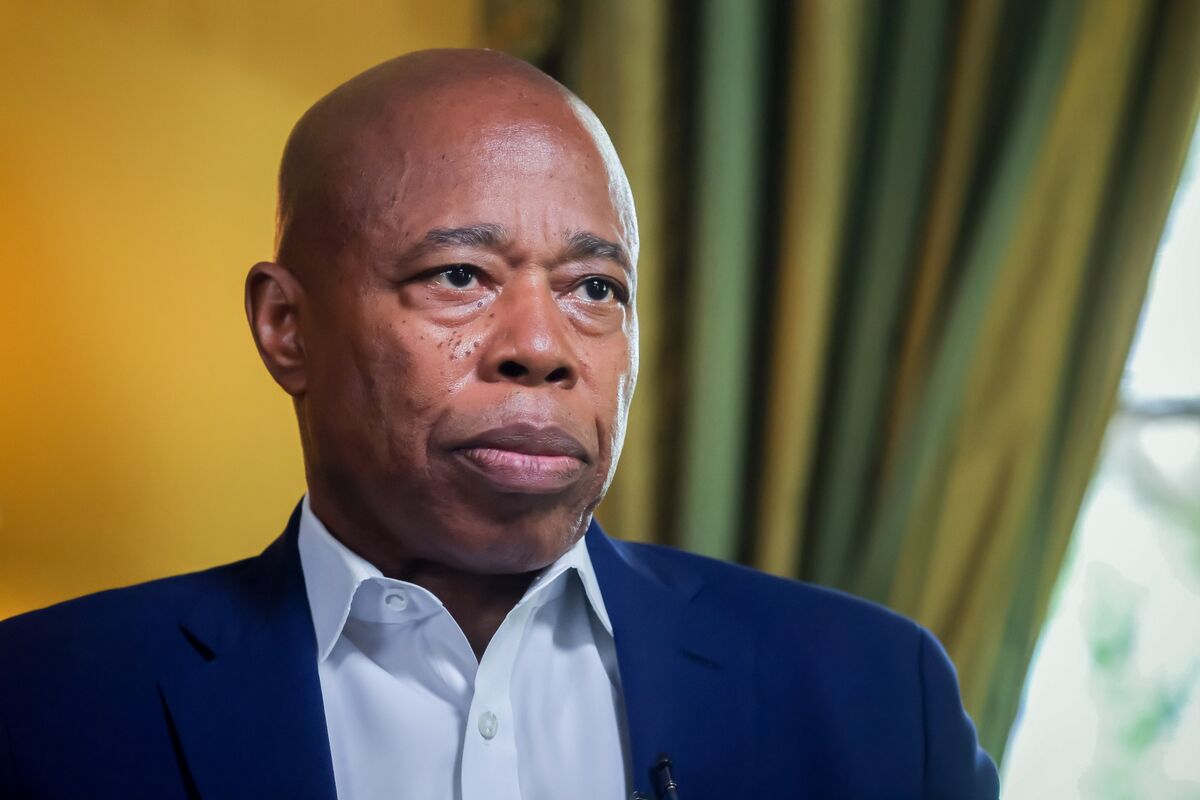 
                            NYC Mayor Eric Adams Issues Order Banning Israel Divestment