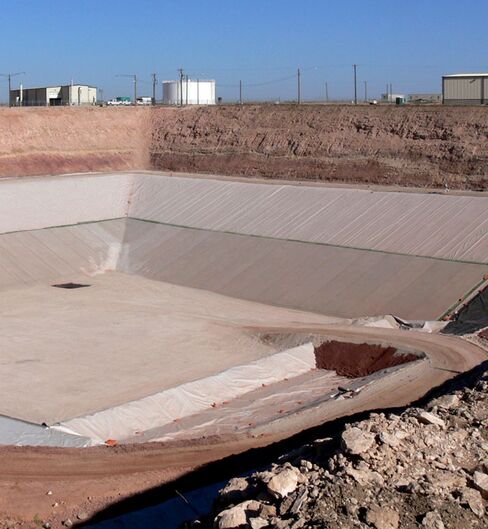 Republican Donor Simmons Seeks Regulatory Fix to Fill Texas Dump