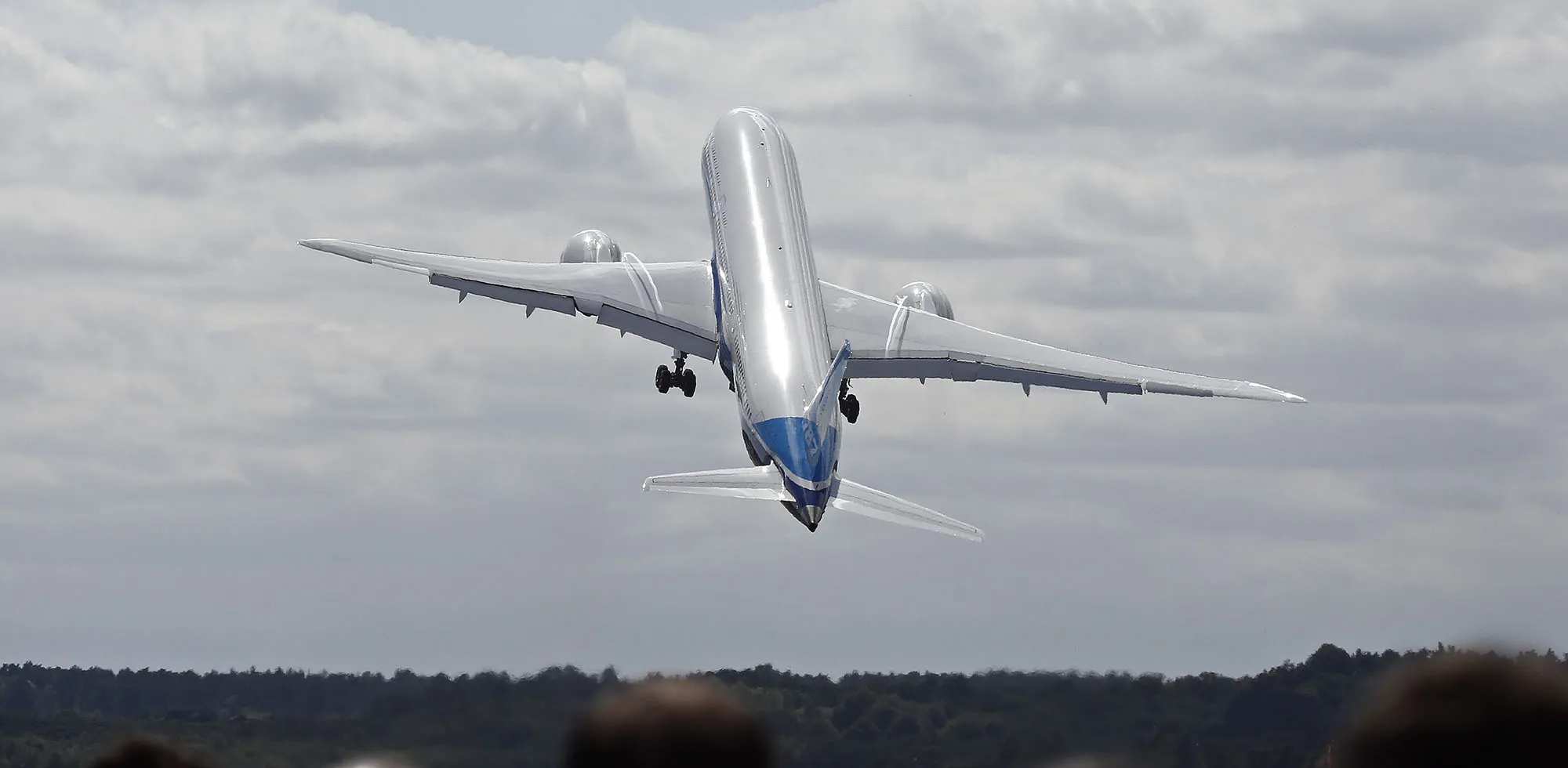The share sale will fund lease deposits on as many as 12 Boeing Co. 787 Dreamliner aircraft.