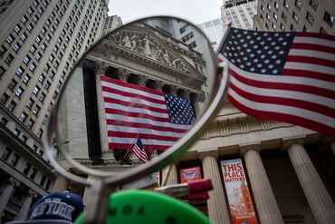 Trading On The Floor Of The NYSE As Hedge Funds Ignore Wall Street Wisdom Buying Up S&P 500 Futures