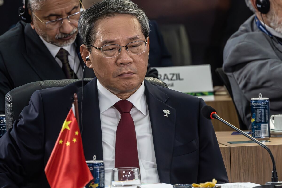 bloomberg.com - Why China's Policymakers Will Ride Out Poor Economic Data