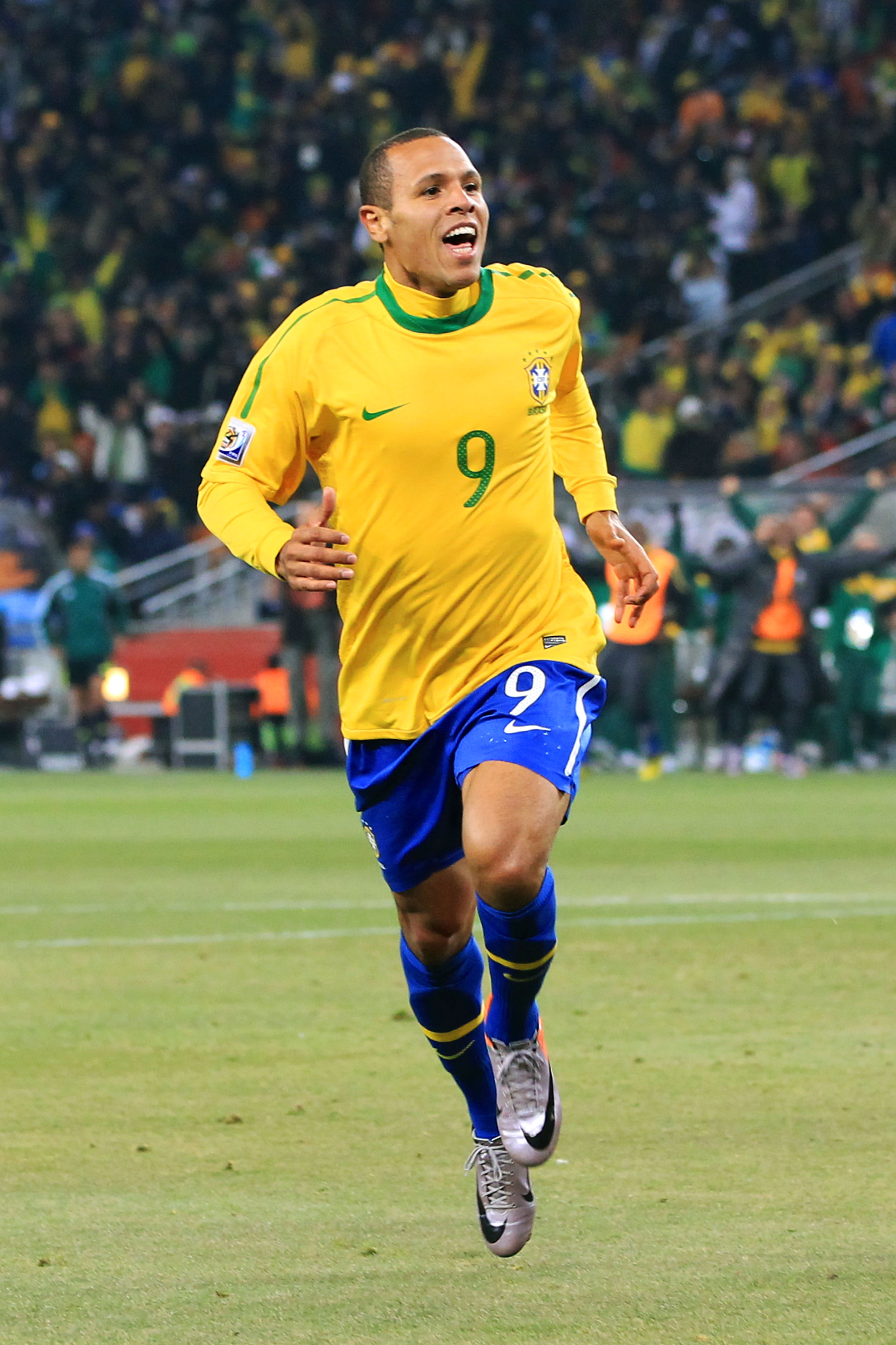 World Cup 2010: No complaint yet from Brazil over Kaká's red card