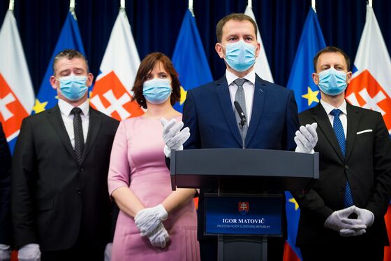 Slovakia Cabinet Pledges Lie Detector Tests, Judicial Reform