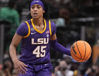 relates to Unable to get on a WNBA roster, ex-LSU star Alexis Morris signs with Globetrotters, plays overseas