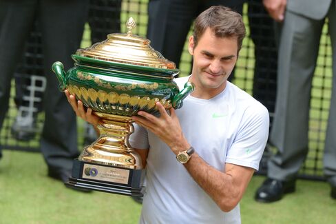 Federer Beats Youzhny to Win Wimbledon Warm-Up Event in Germany