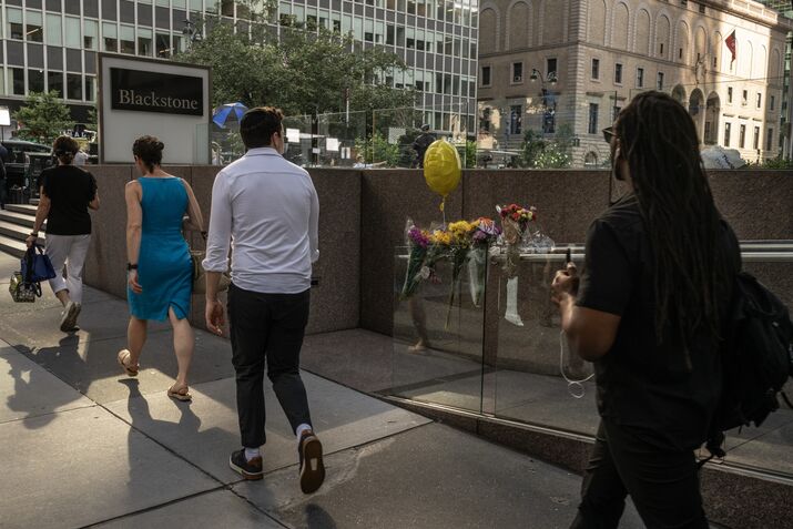 NYC Gunman Targeting NFL Kills 4, Including Blackstone Executive