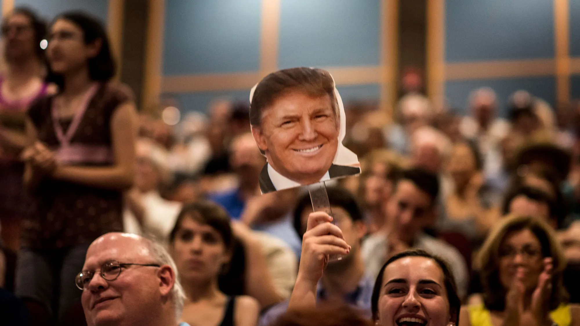 Trump signs
