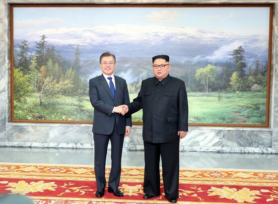 Moon Says Kim Wants U.S. Talks, Committed to Denuclearization