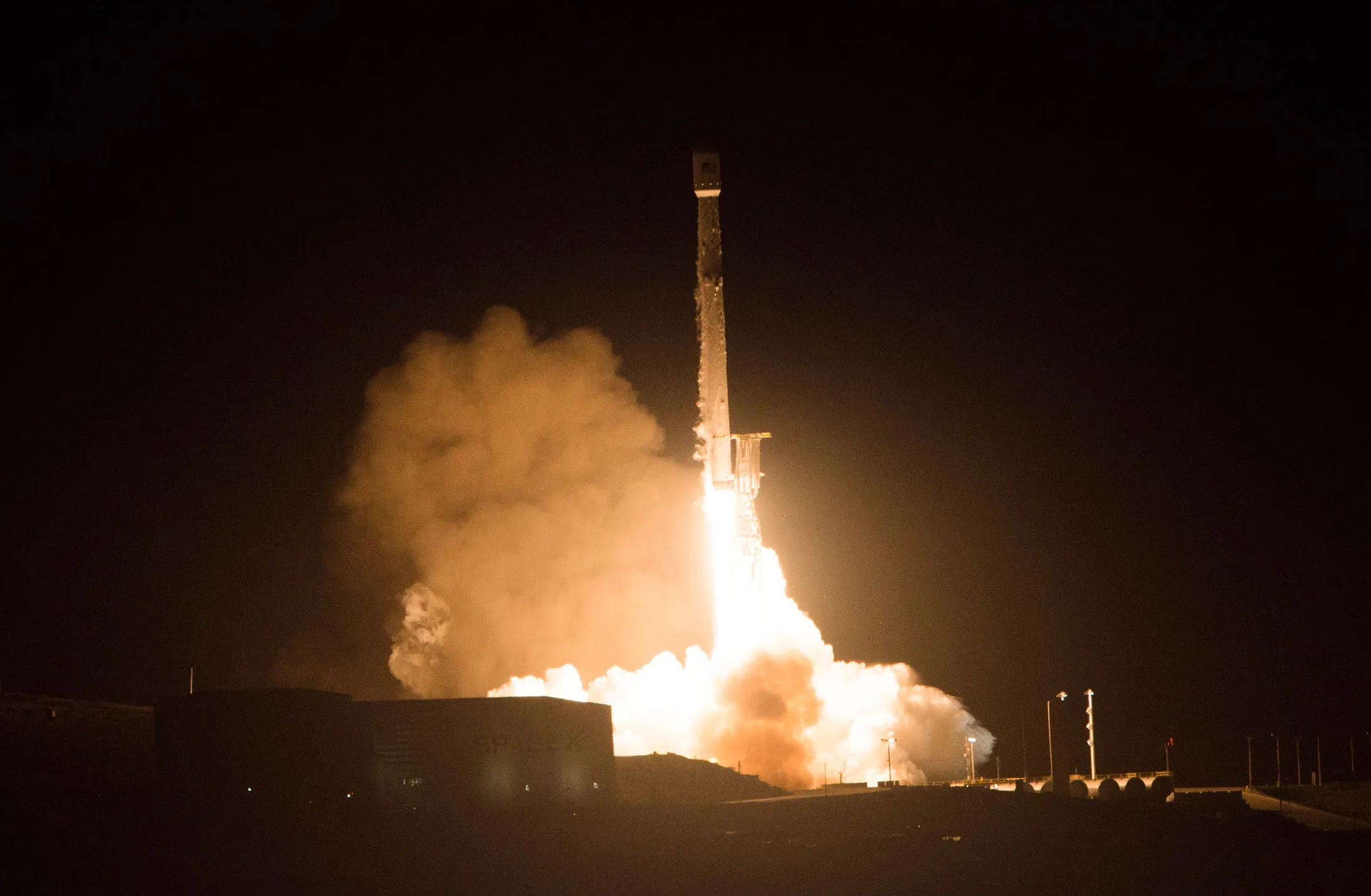 The SpaceX Falcon 9 rocket launches from the Space Launch Complex 4 at Vandenberg Air Force Base in Lompoc, California on Dec.&nbsp;22, 2017.