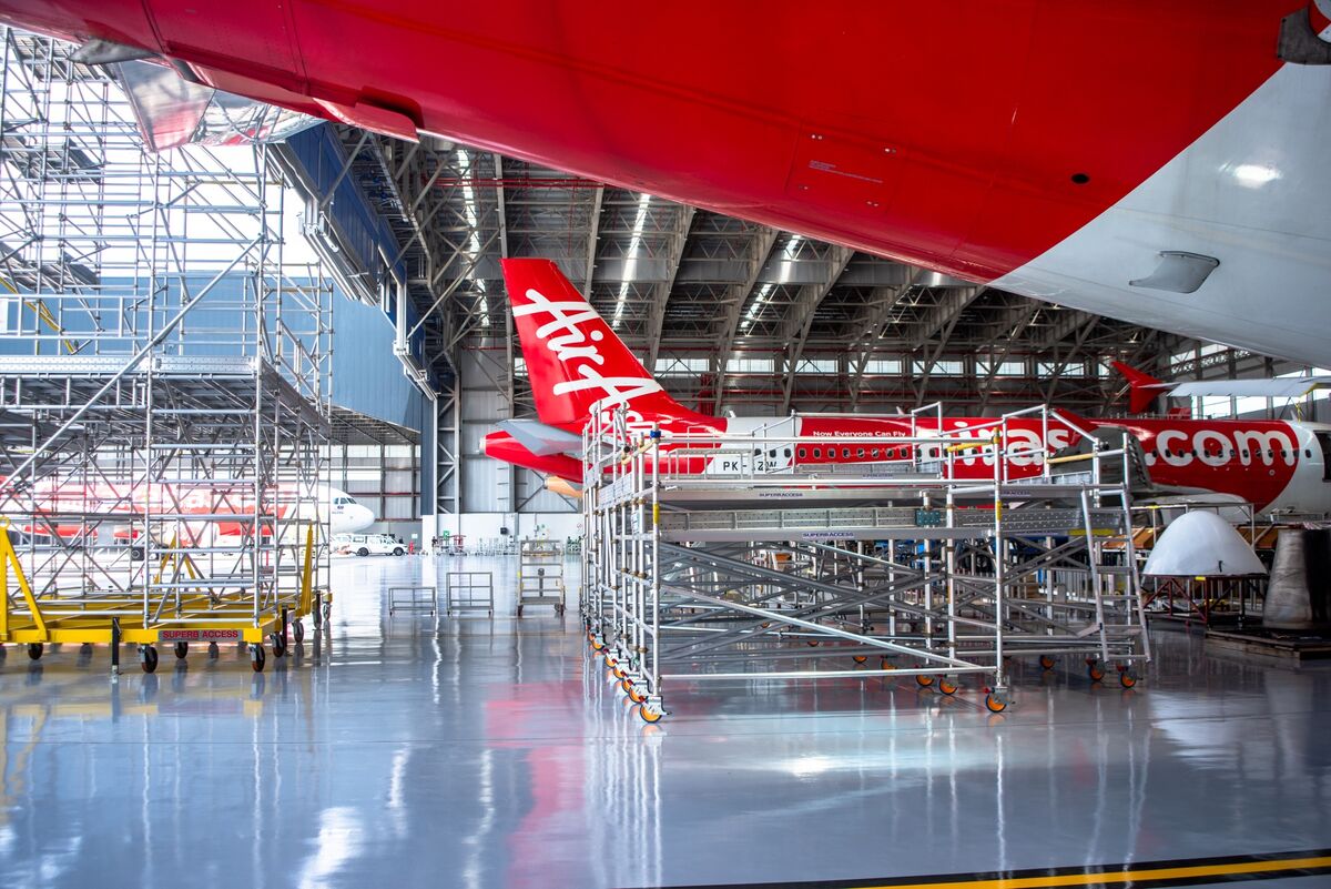 bloomberg.com - Megawati Wijaya - AirAsia Tests Market With Deutsche-Led $230 Million Private Debt