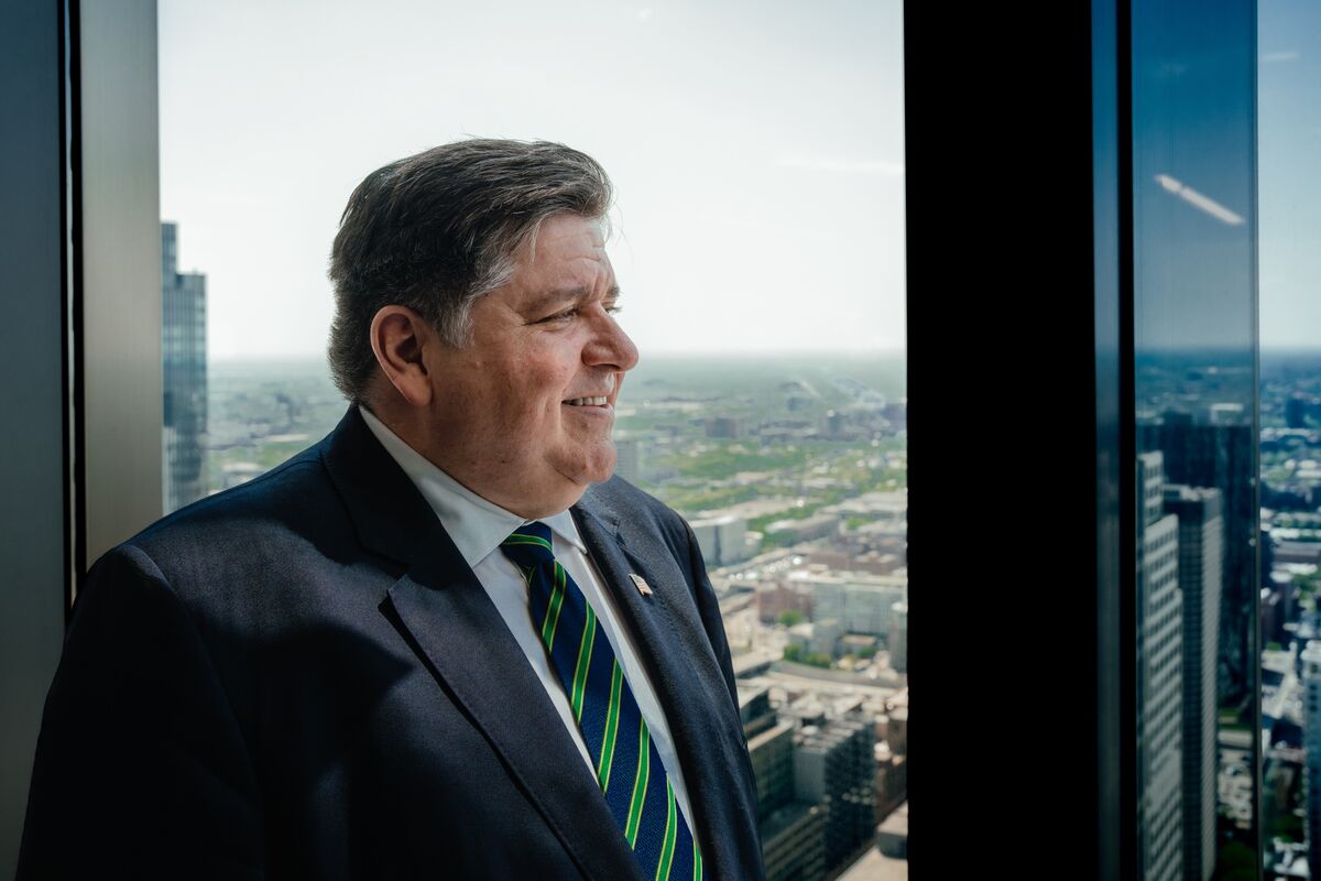 Pritzker Scores Quantum Win as Australian Firm Diraq Picks Chicago Hub