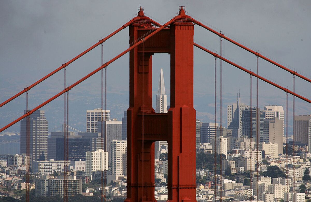 http://www.bloomberg.com/view/articles/2016-08-02/san-francisco-progressives-declare-war-on-affordable-housing social preview image