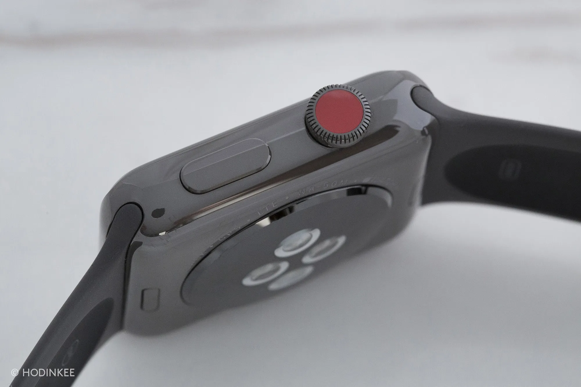 Apple Watch Series 3 Edition Review - Bloomberg