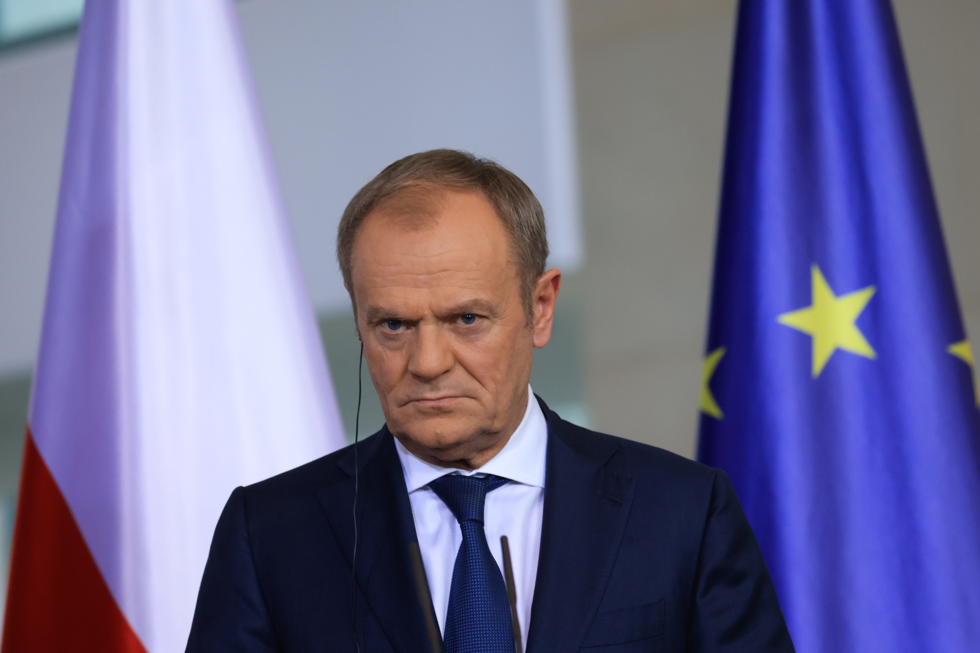 Poland’s Tusk Calls on EU to Build Joint Air-Defense System - Bloomberg