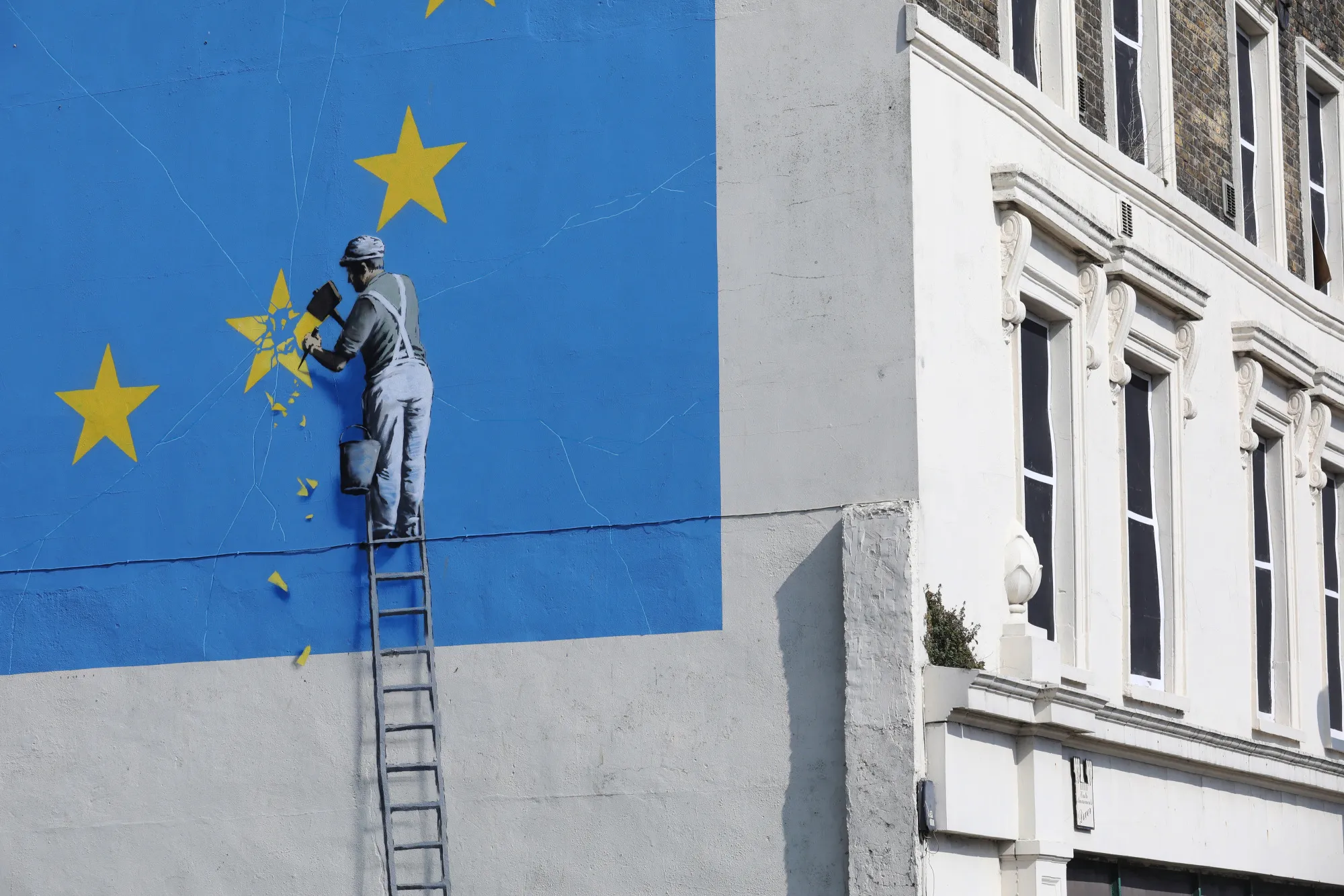 U.K.'s Gateway to Europe Braces for 17-Mile Brexit Backup