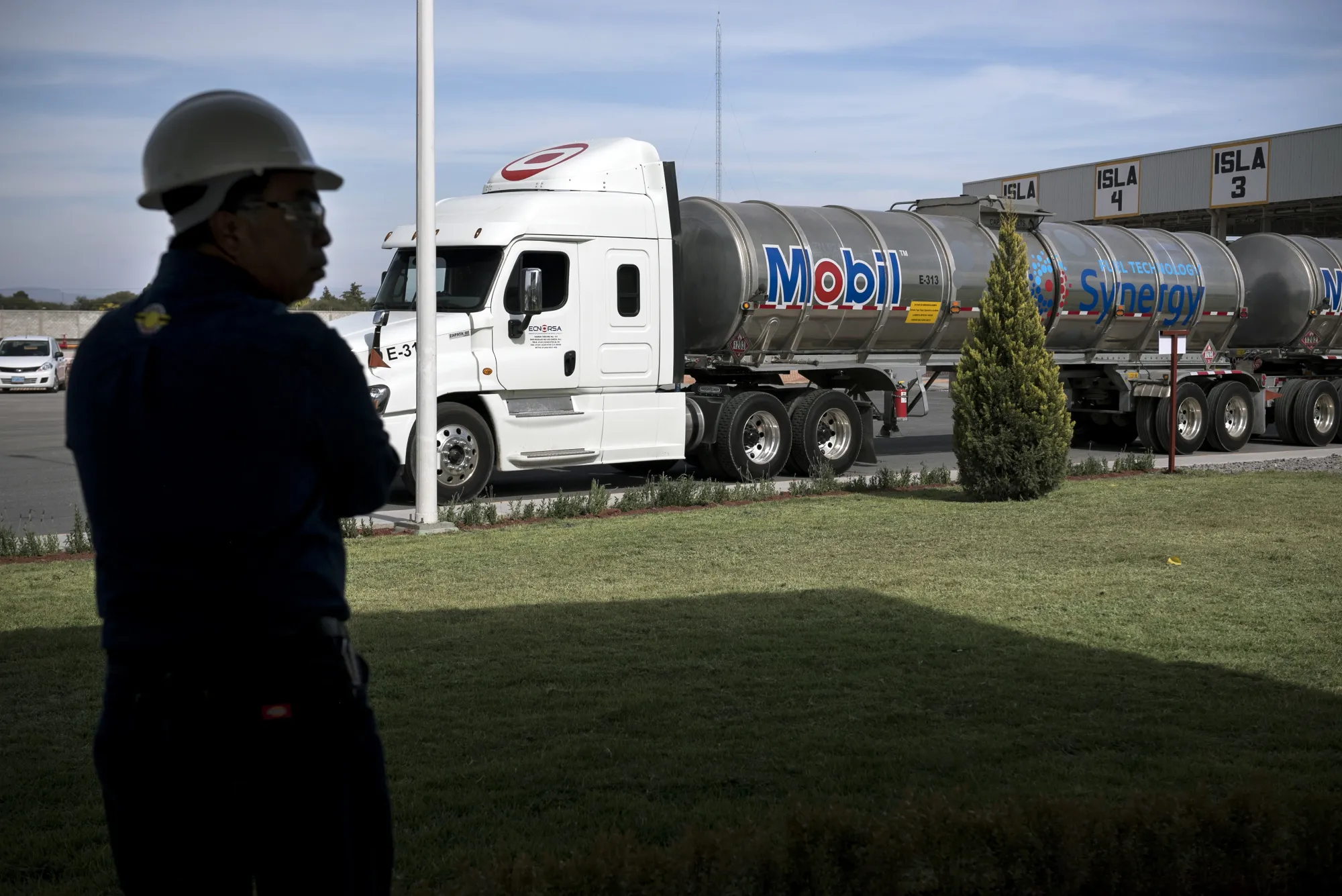 Exxon Mobil Inaugurates First Gas Station In Mexico As They Jump Into Mexico Fuel Market 