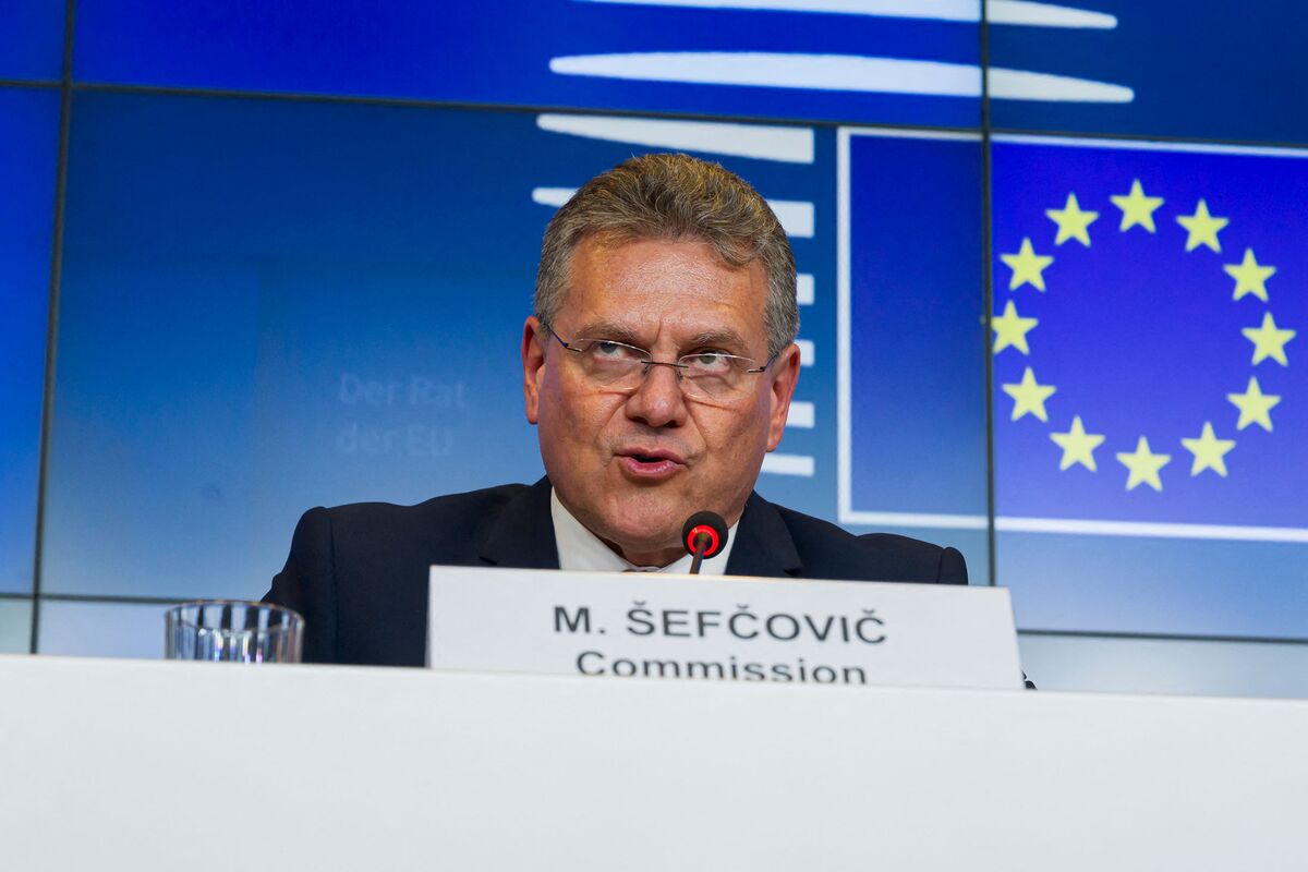 🟪"Riunione Cruciale: Sefcovic e Greer si Incontrano in Canada per Discussioni Commerciali"