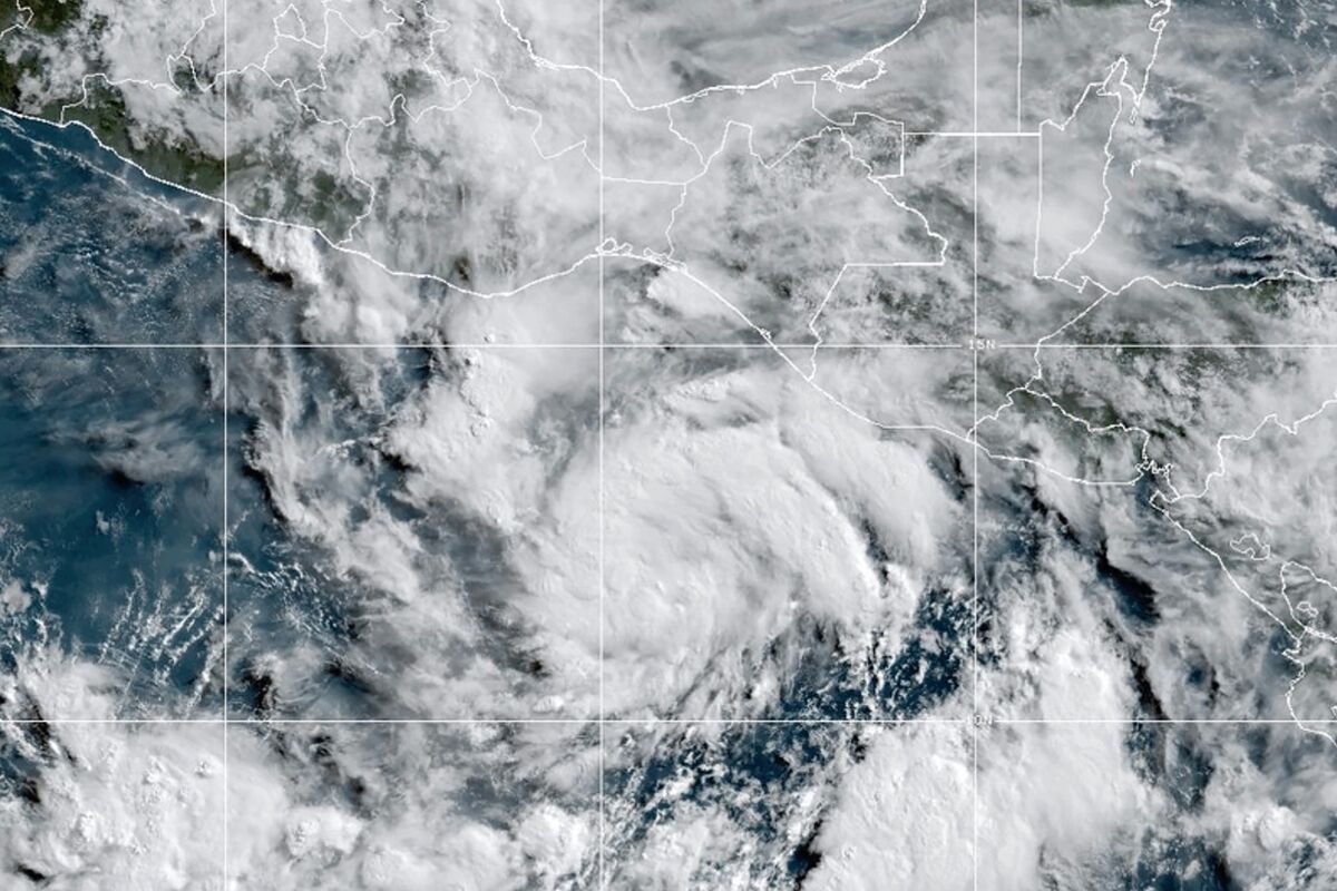 Hurricane Erick Set to Hit Mexico Pacific Coast