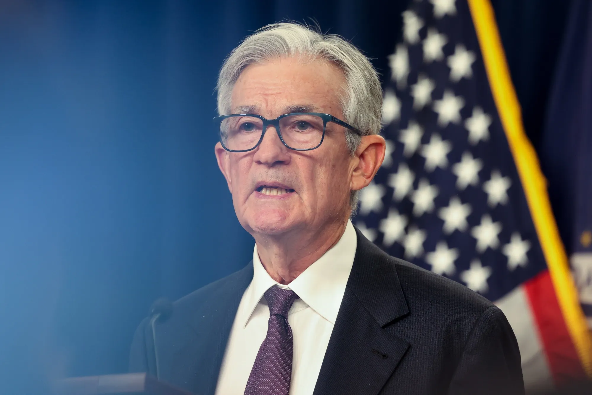 Jerome Powell, chairman of the US Federal Reserve, emphasized he sees a growing risk of both higher inflation and rising unemployment.