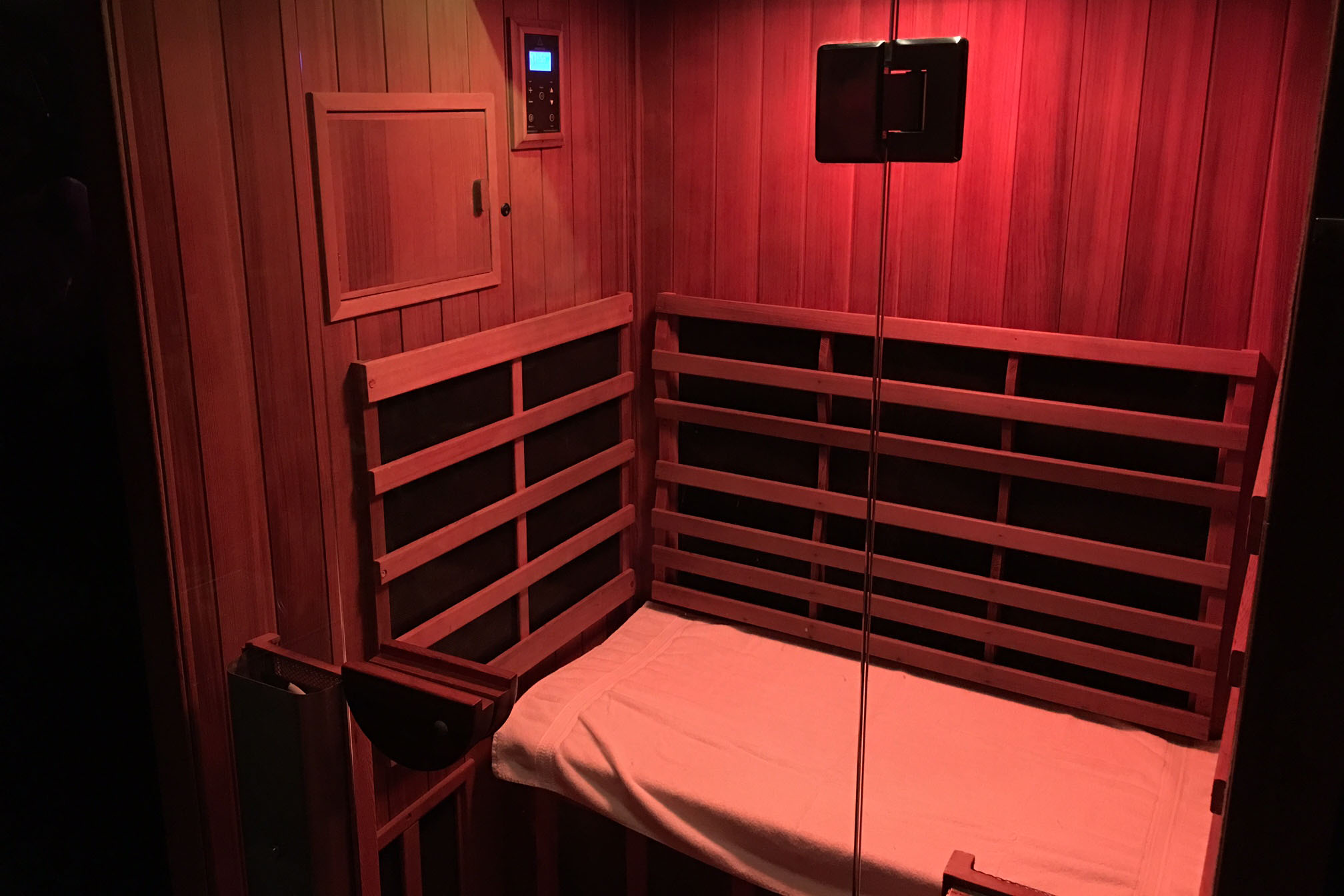 What You Need to Know About So-Hot-Right-Now Infrared Spa Therapy -  Bloomberg