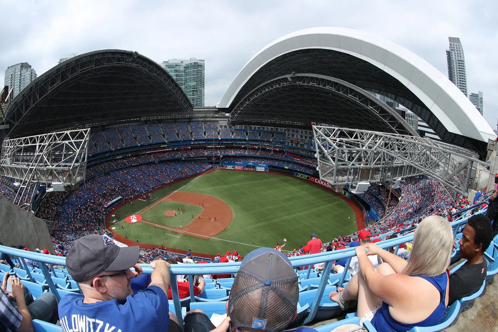 Design Tweaks Help Old MLB Ballparks Make Pitch for New Fans - Bloomberg